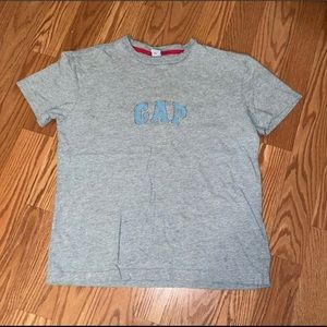 light grey gap t shirt with baby blue writing
